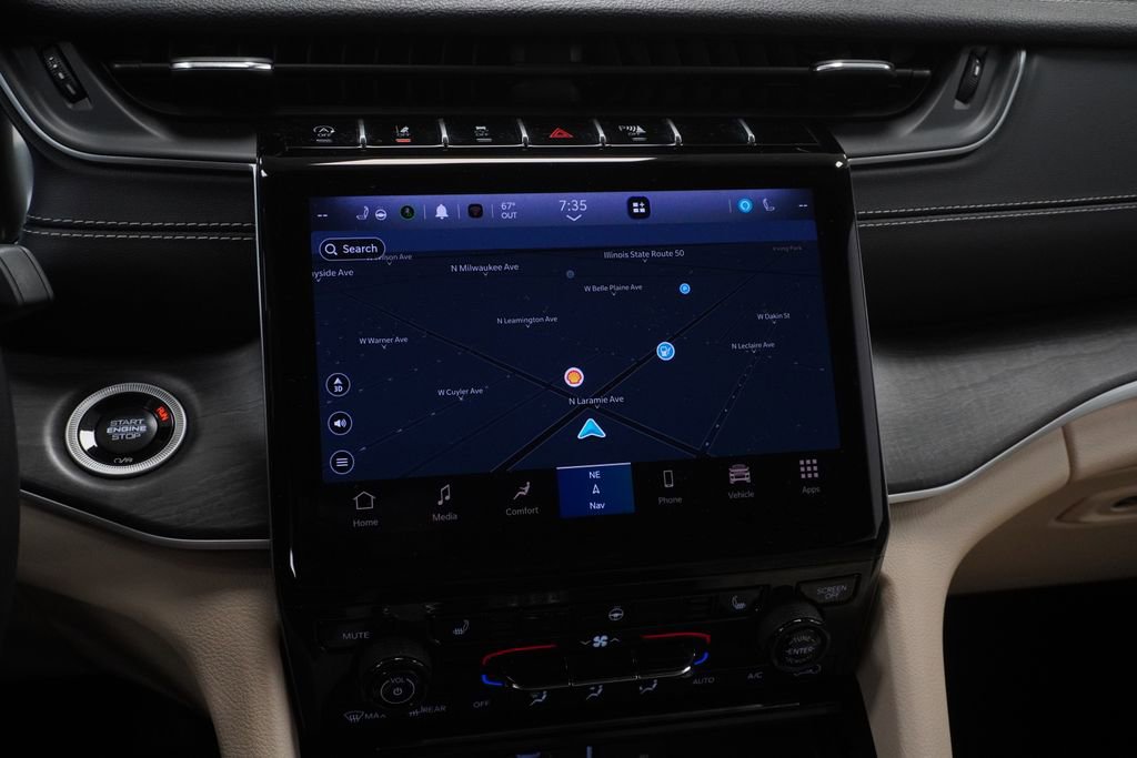 Certified 2024 Jeep Grand Cherokee Limited w/ Black Appearance Package image 32