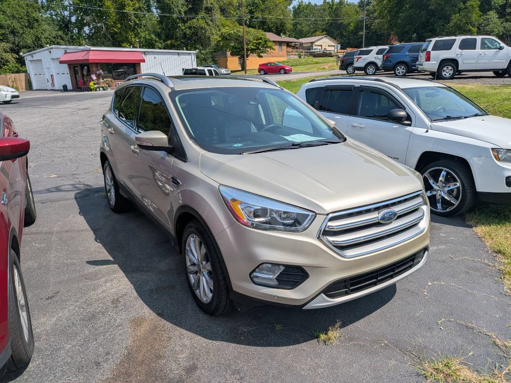 Used 2017 Ford Escape Titanium w/ Equipment Group 301A FWD image 4