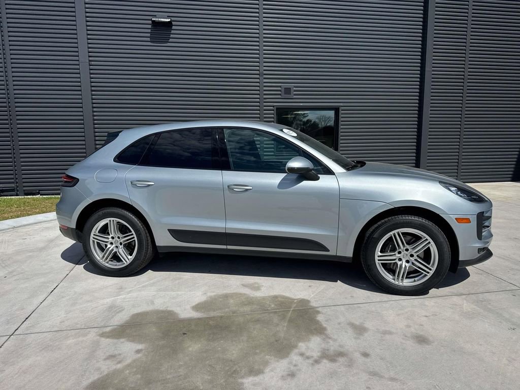 Certified 2021 Porsche Macan image 10