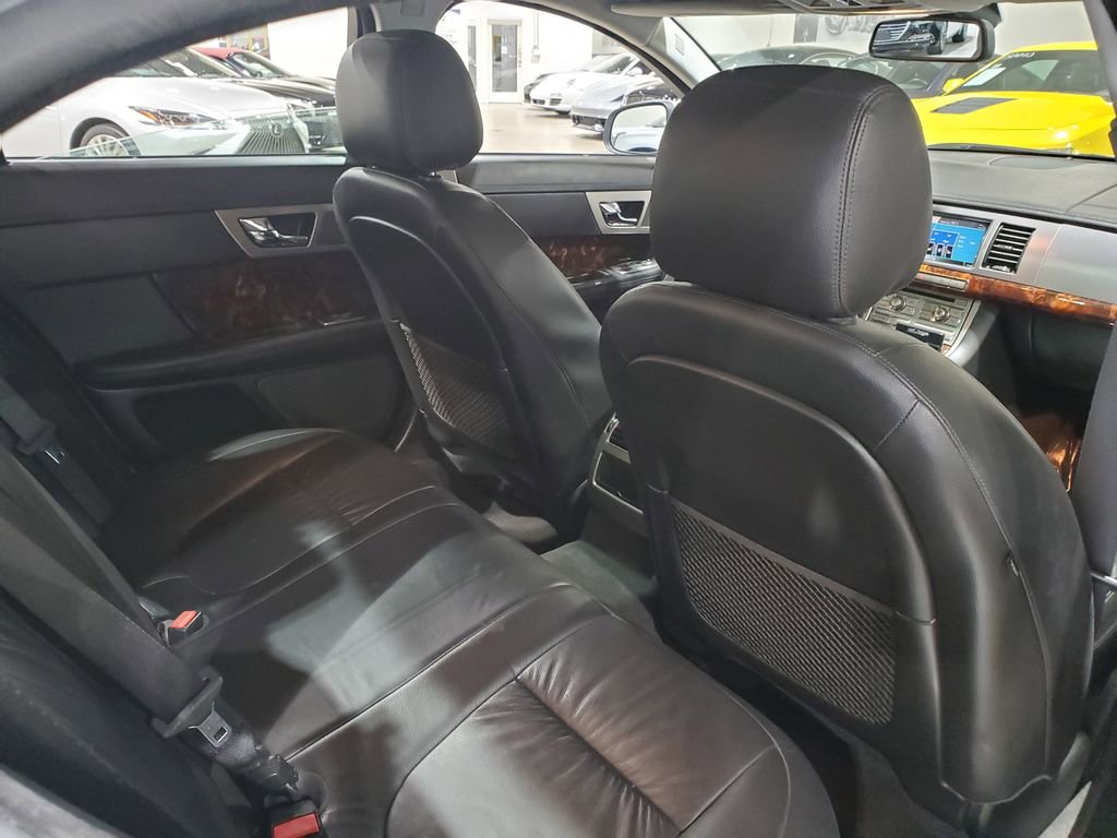 Used 2009 Jaguar XF Luxury image 17