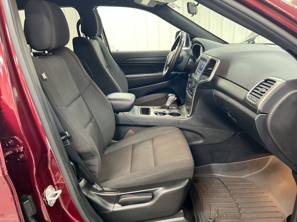 Used 2021 Jeep Grand Cherokee Laredo image 21