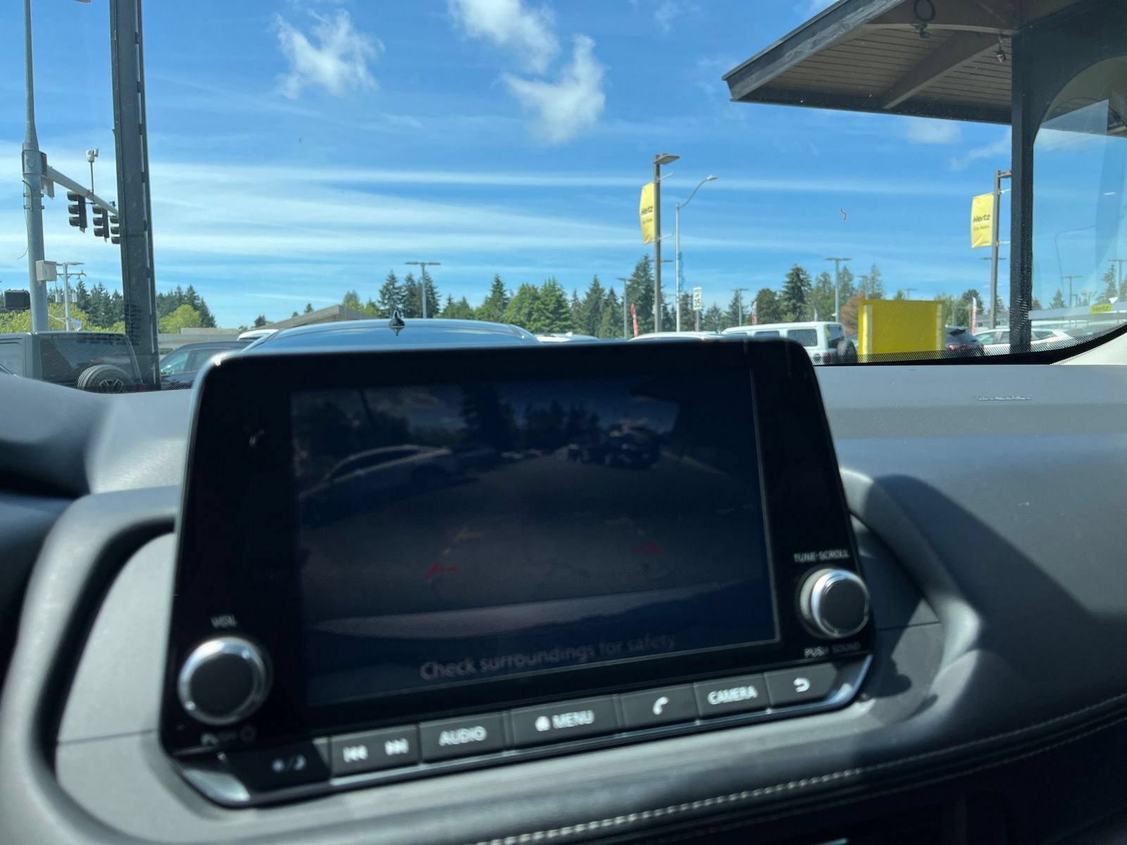 Used 2025 Nissan Rogue SV FWD image 25