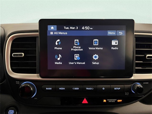 Used 2025 Hyundai Venue SEL image 18
