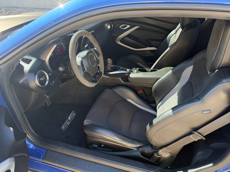 Used 2022 Chevrolet Camaro SS RWD image 19