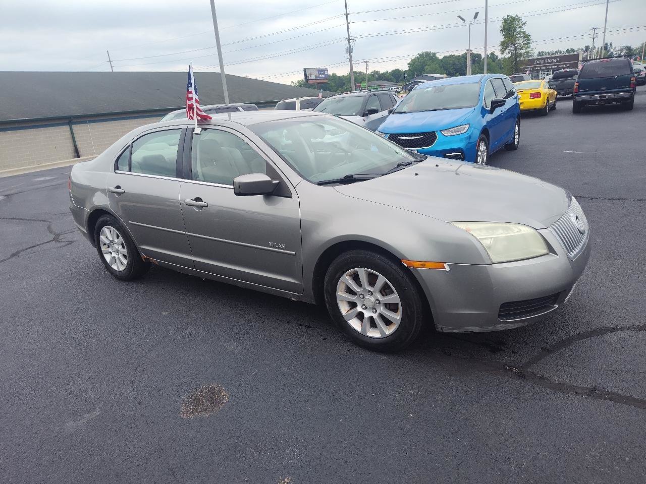 Used 2008 Mercury Milan FWD image 4
