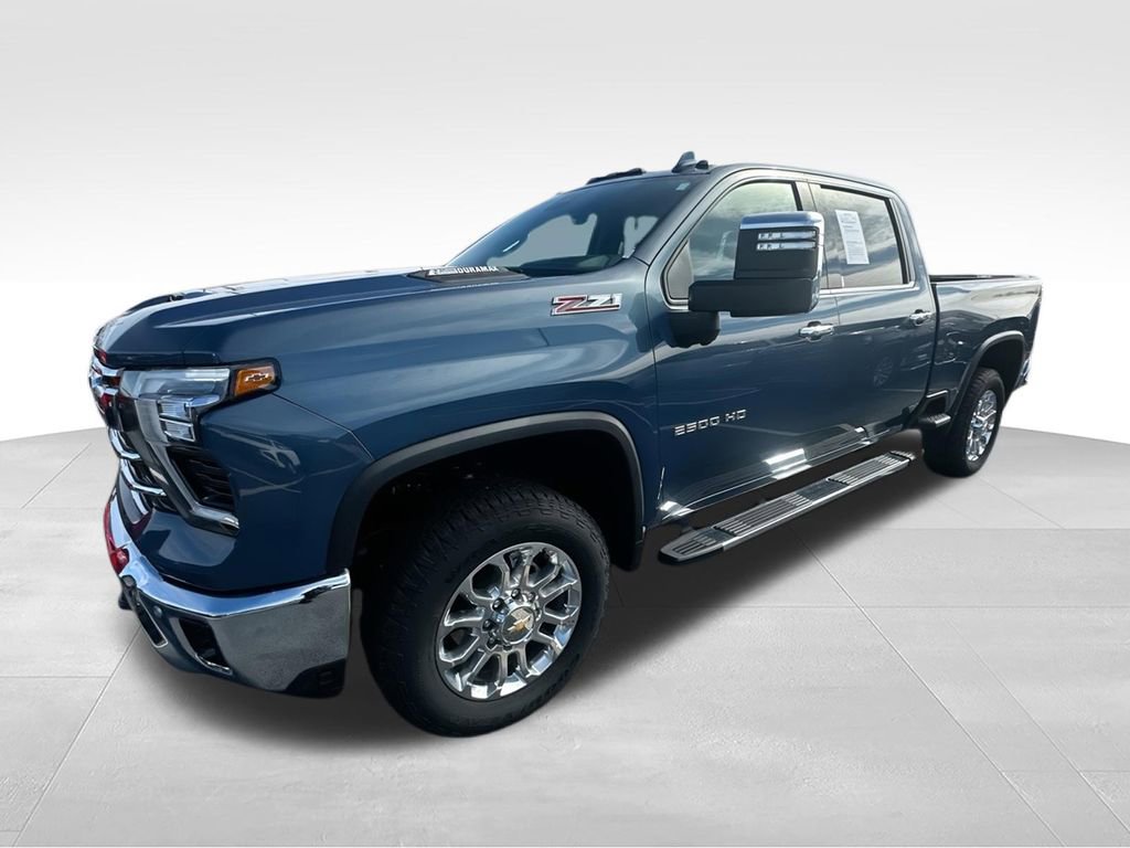 Used 2025 Chevrolet Silverado 2500 LTZ w/ LTZ Premium Package AWD/4WD image 4