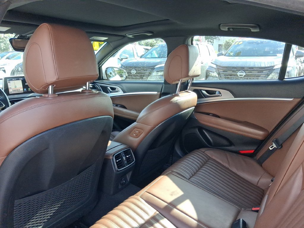 Used 2020 Genesis G70 2.0T w/ Elite Package RWD image 14