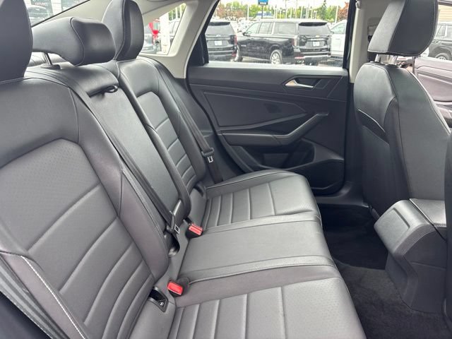 Used 2024 Volkswagen Jetta SE FWD image 37