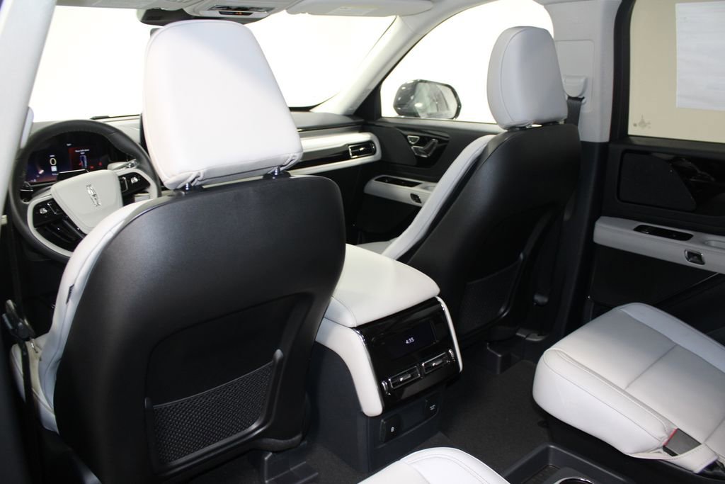 New 2026 Lincoln Aviator 2WD image 27