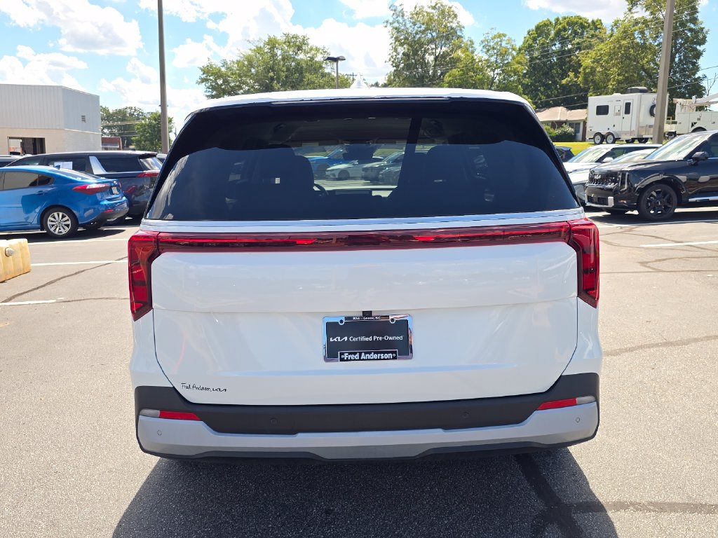 Certified 2025 Kia Carnival FWD image 4