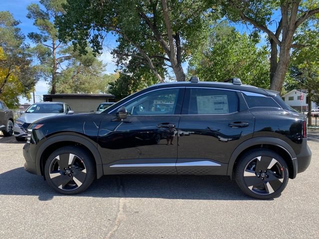 New 2026 Nissan Kicks SR w/ Cold Weather Package image 2