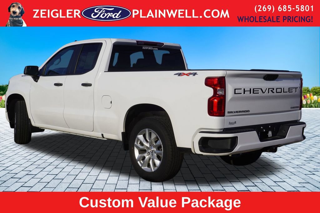 Used 2023 Chevrolet Silverado 1500 Custom image 3