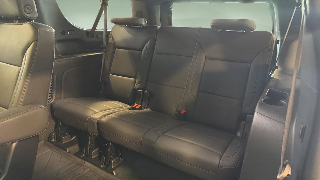 Used 2024 Chevrolet Suburban Z71 w/ Luxury Package image 18