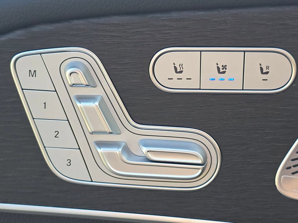 New 2026 Mercedes-Benz GLS 450 4MATIC image 5