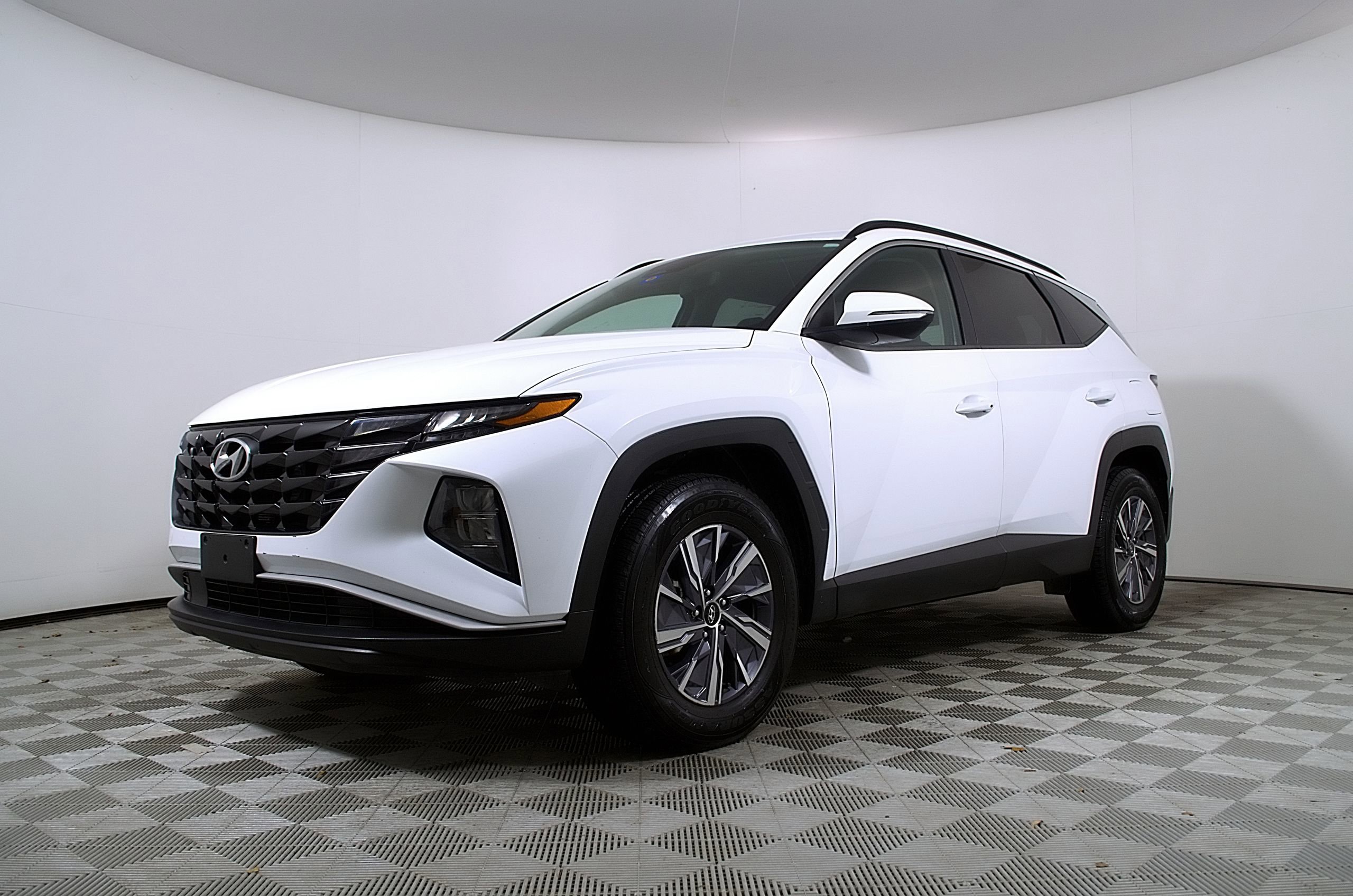 Used 2022 Hyundai Tucson Blue AWD/4WD image 2