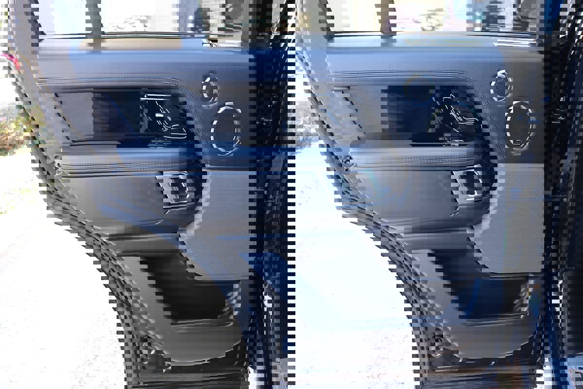 Used 2018 Land Rover Range Rover HSE image 42