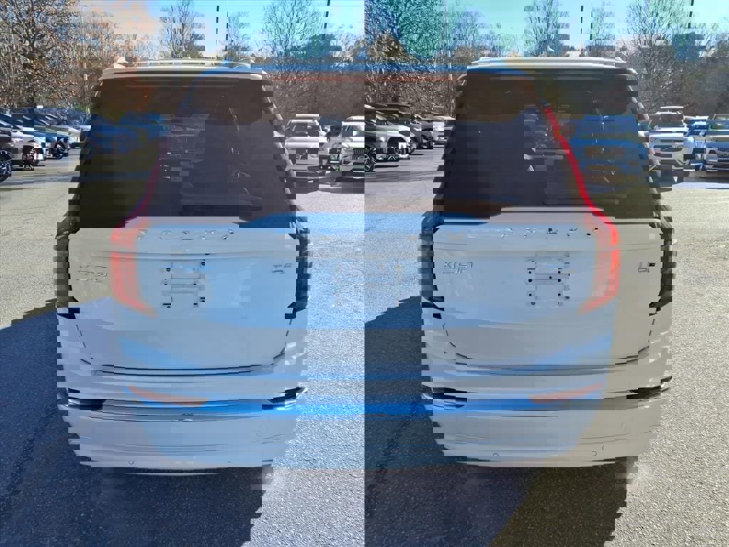 New 2026 Volvo XC90 T8 Plus w/ Protection Package Premier image 4