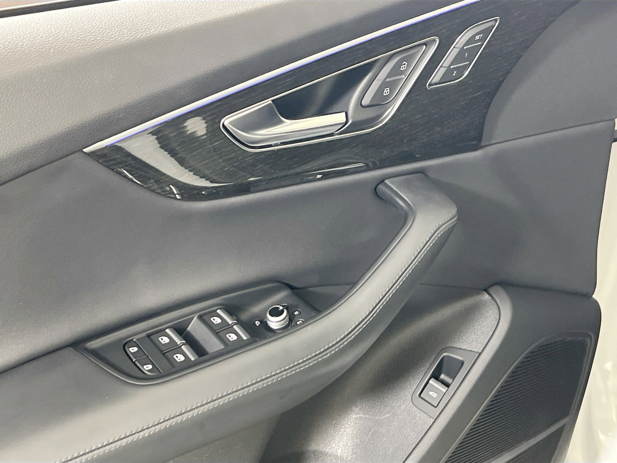 Used 2022 Audi Q7 Premium Plus w/ Premium Plus Package image 17