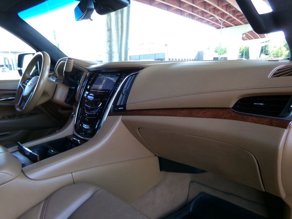 Used 2017 Cadillac Escalade ESV Platinum image 18