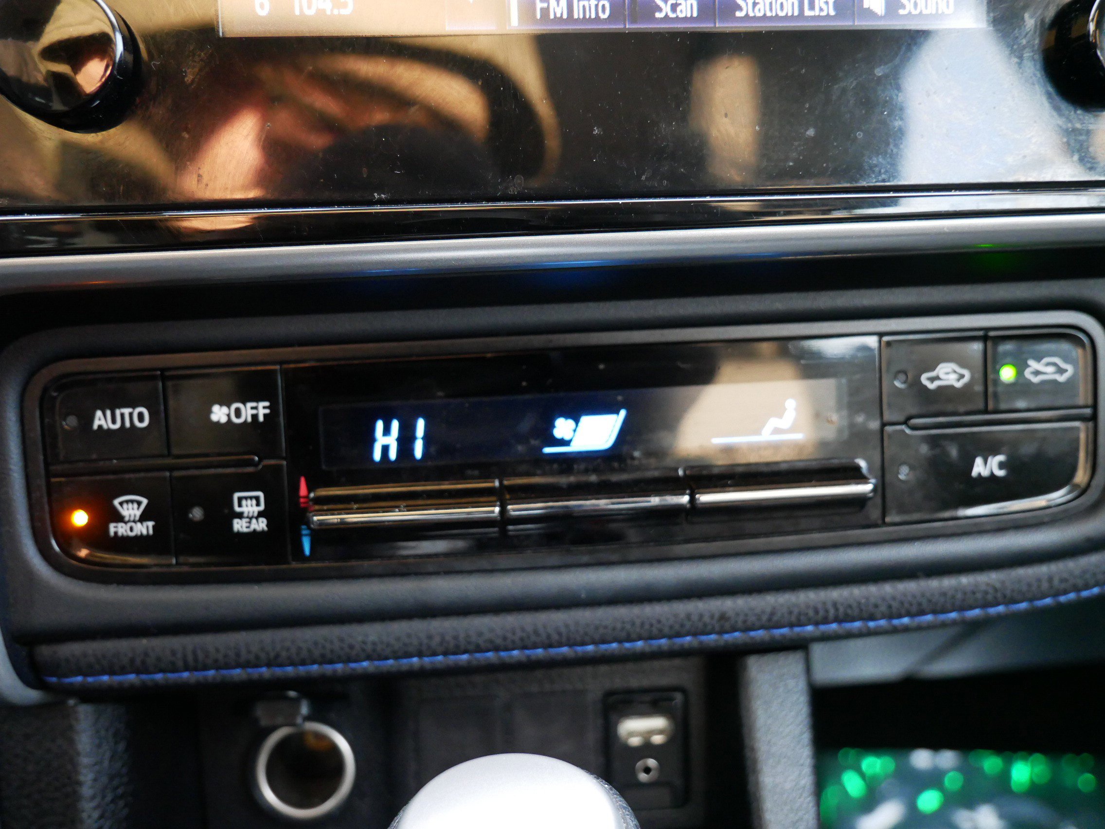 Used 2017 Toyota Corolla SE image 20