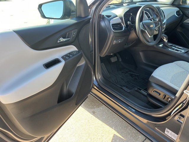 Used 2022 Chevrolet Equinox LS w/ LS Convenience Package image 10