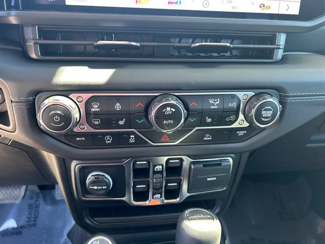 New 2025 Jeep Gladiator Sport w/ Premium Package AWD/4WD image 30