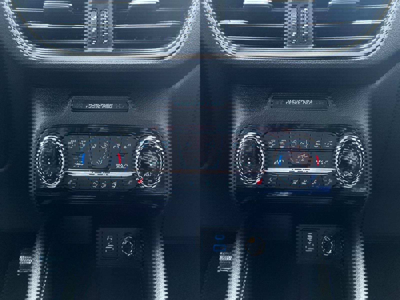 Used 2022 Ford Escape SEL image 3