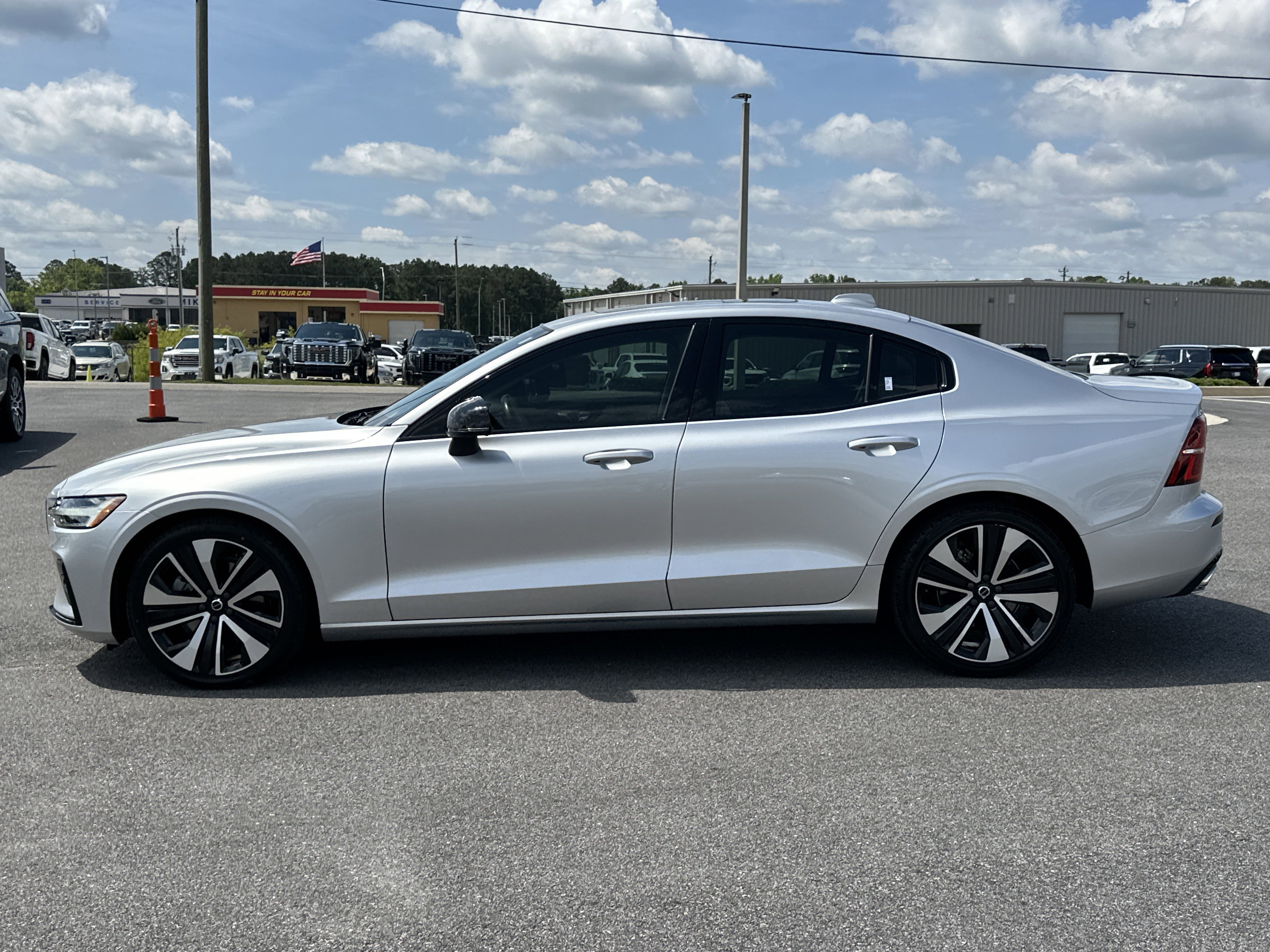 Used 2022 Volvo S60 B5 Inscription FWD image 16