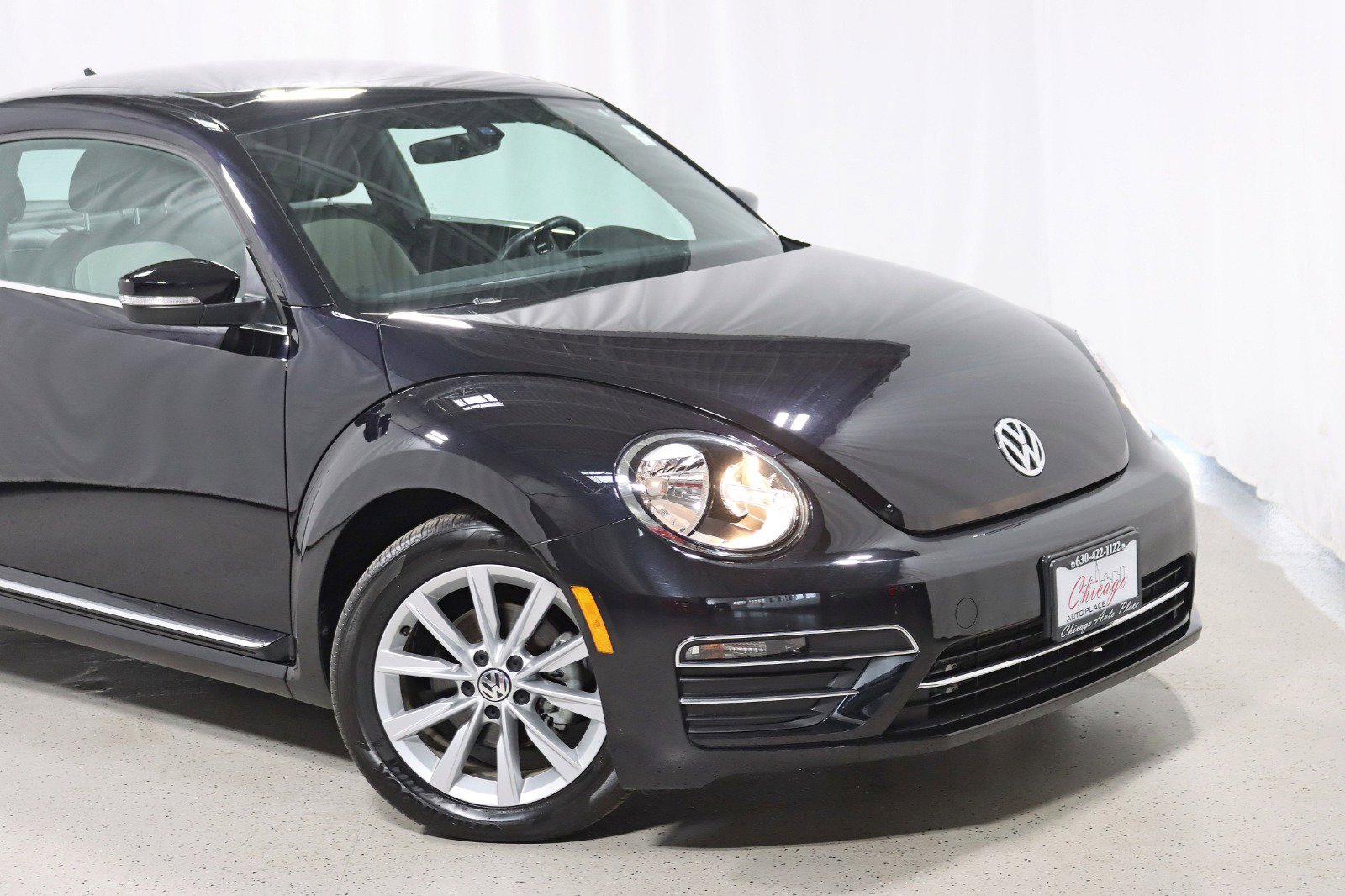 Used 2018 Volkswagen Beetle 2.0T SE FWD image 2