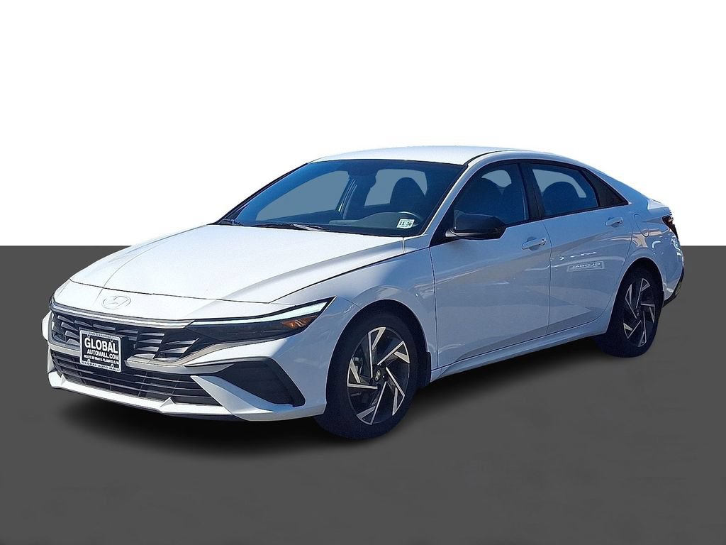 Used 2025 Hyundai Elantra SEL FWD image 3