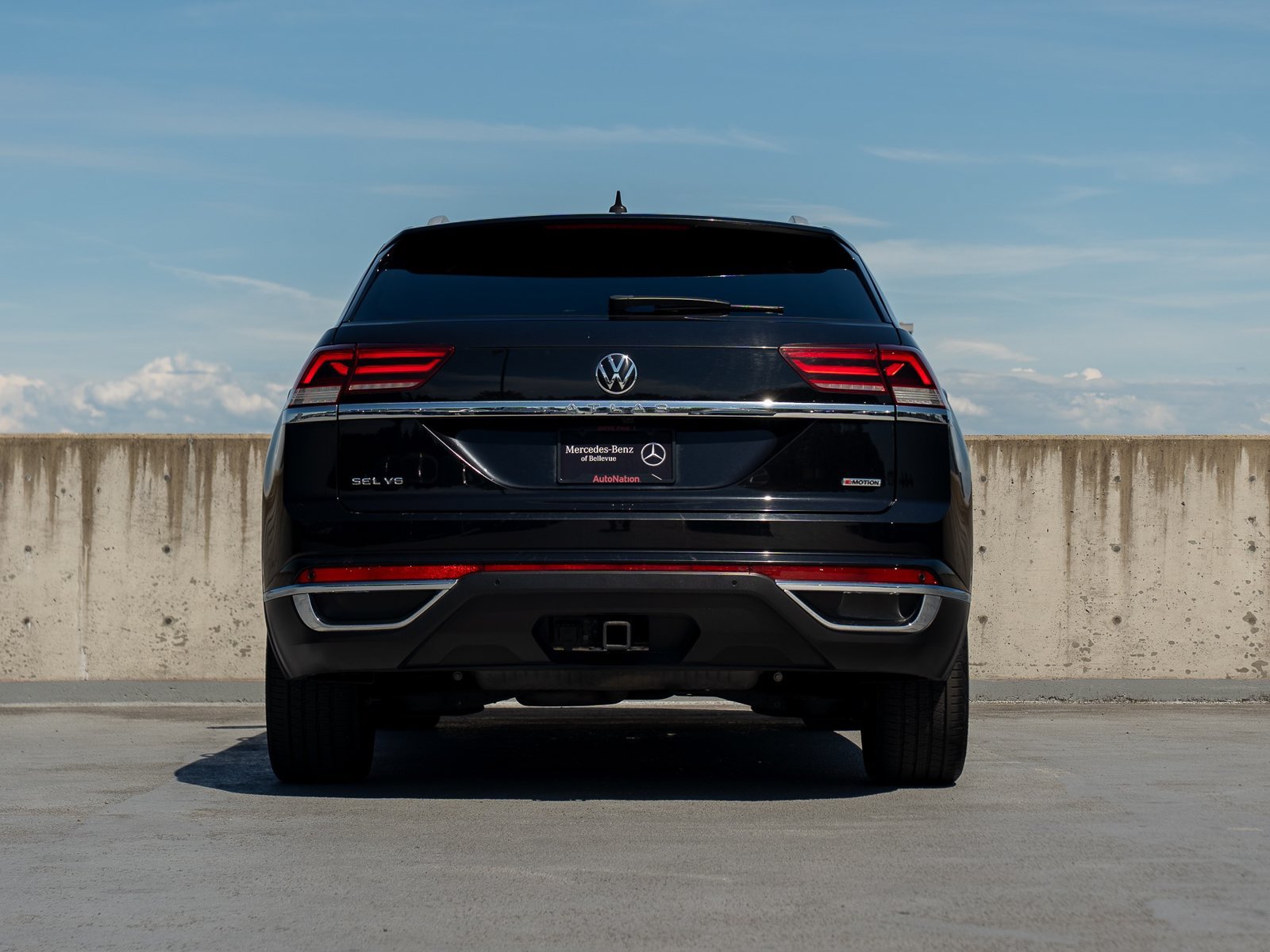 Used 2020 Volkswagen Atlas Cross Sport SEL Premium AWD/4WD image 5