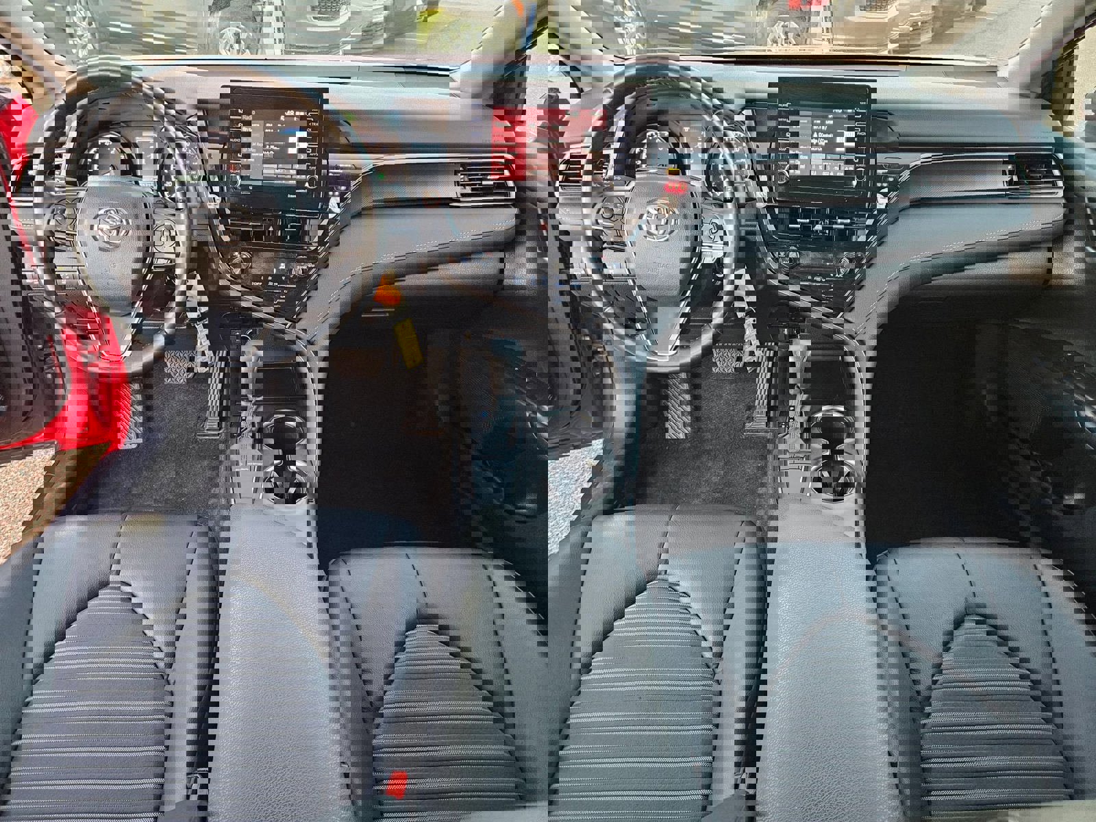 Used 2024 Toyota Camry SE image 26