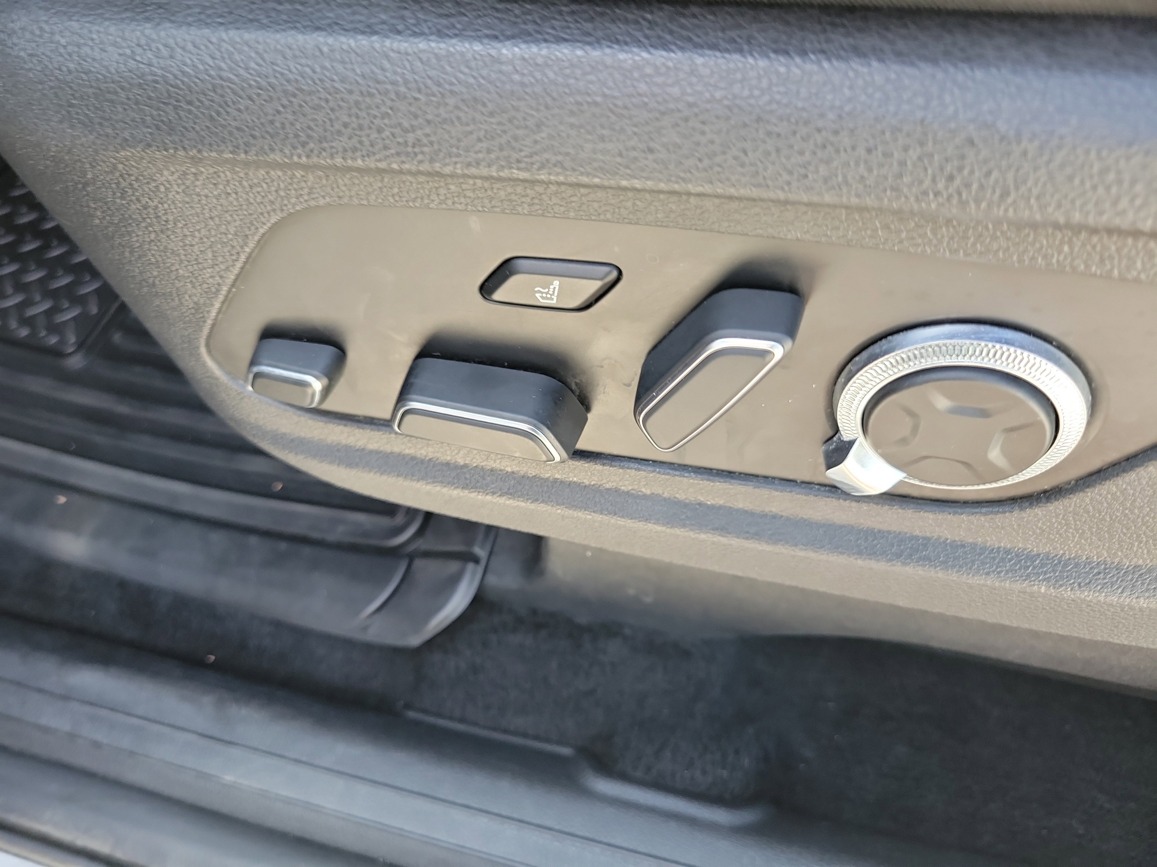 Used 2024 Hyundai Palisade Calligraphy image 25
