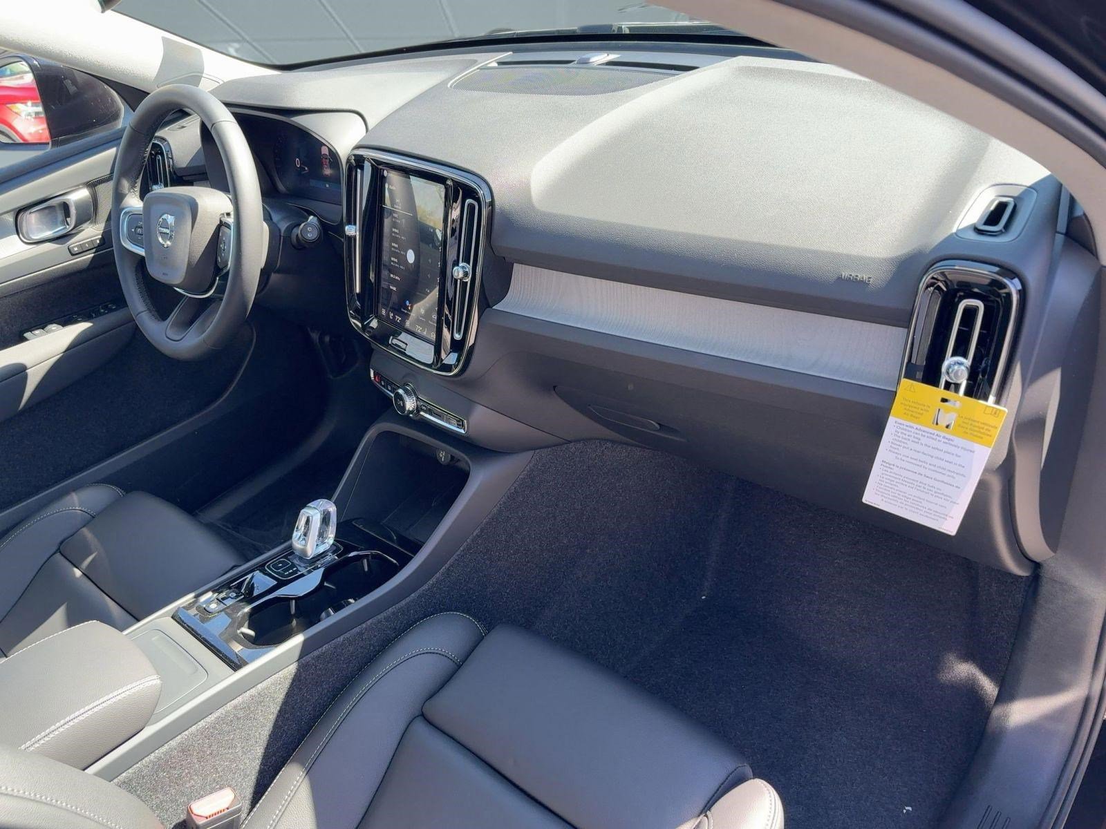 New 2026 Volvo XC40 B5 Plus w/ Climate Package AWD/4WD image 31