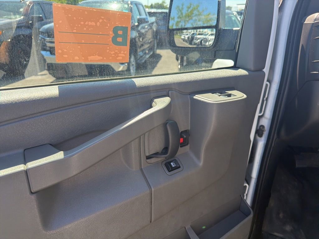 Used 2017 Chevrolet Express 2500 LS RWD image 11