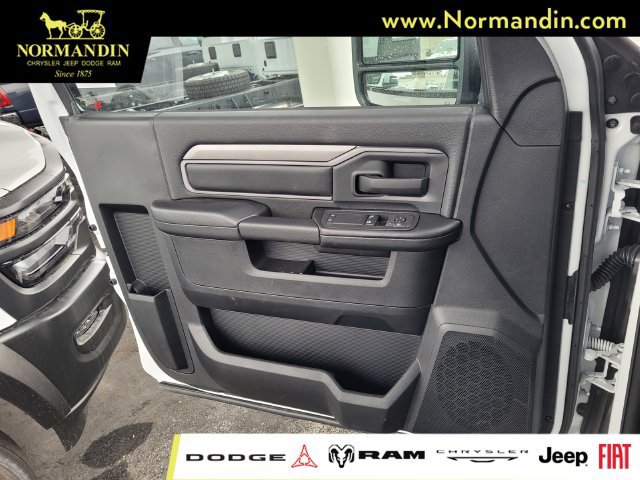 New 2026 RAM 4500 Tradesman AWD/4WD image 9
