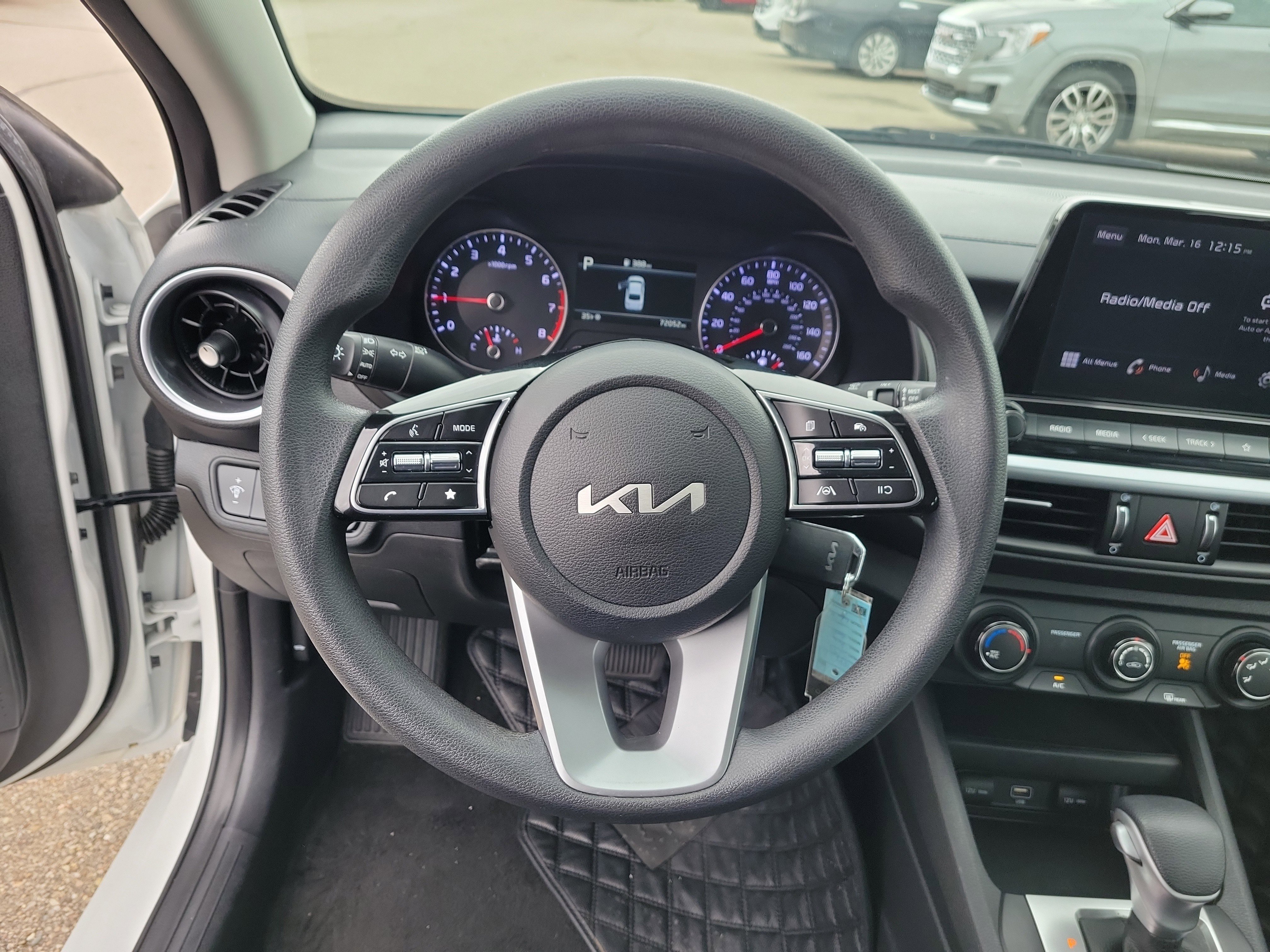 Used 2022 Kia Forte FE image 21