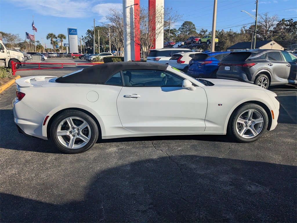 Used 2023 Chevrolet Camaro LT image 3