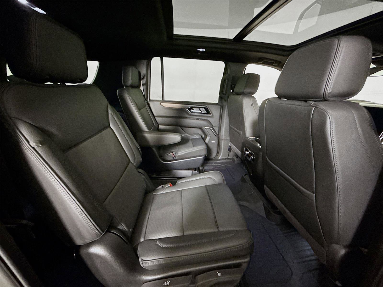 New 2026 GMC Yukon XL Denali w/ Sun & Power Step Package AWD/4WD image 24