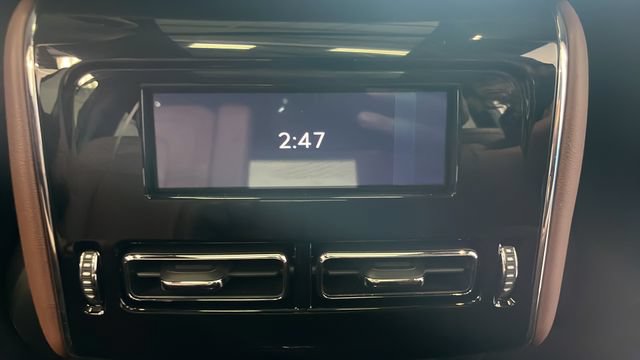 Used 2025 Lincoln Aviator Reserve AWD/4WD image 39