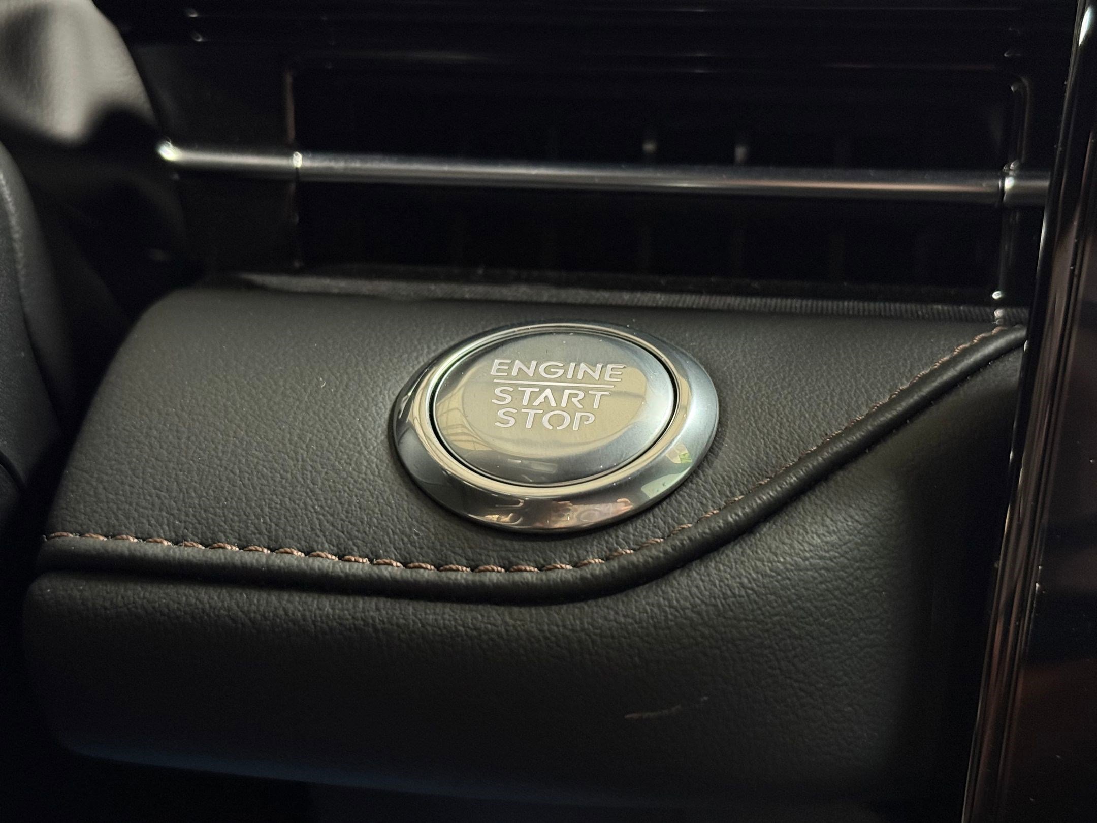 Used 2025 Lincoln Nautilus Reserve w/ Jet Appearance Package image 41