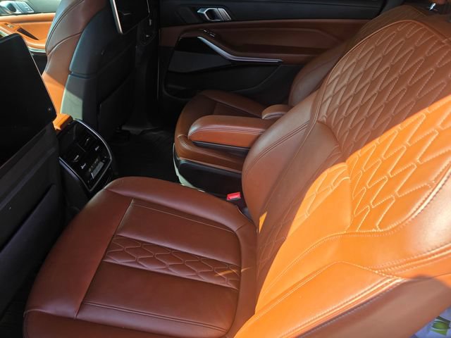 Used 2020 BMW X7 M50i w/ Dynamic Handling Package AWD/4WD image 12