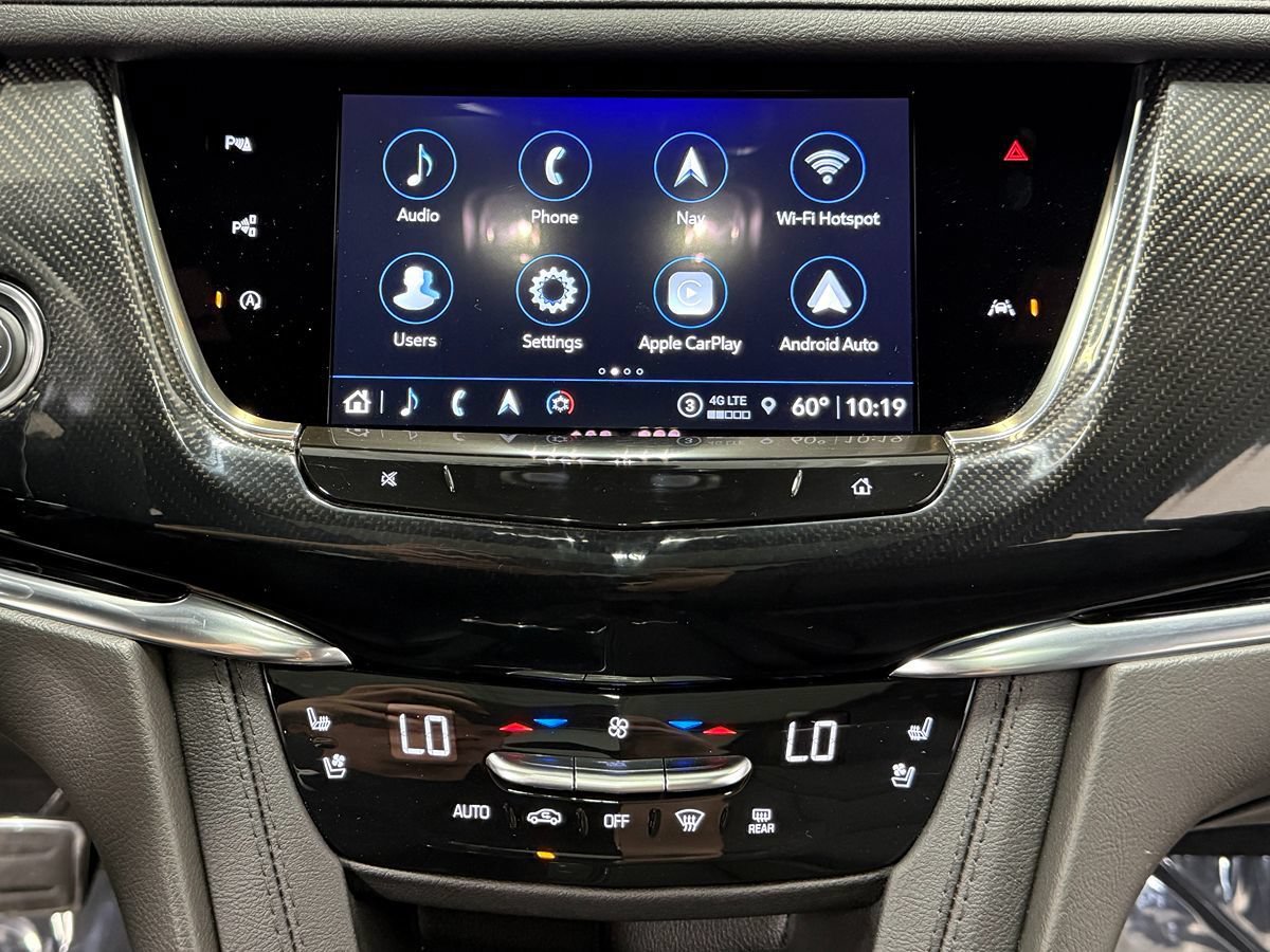 Used 2023 Cadillac XT6 Sport w/ Technology Package AWD/4WD image 23