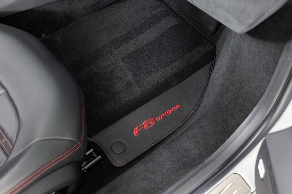 Used 2022 Ferrari F8 Tributo RWD image 38