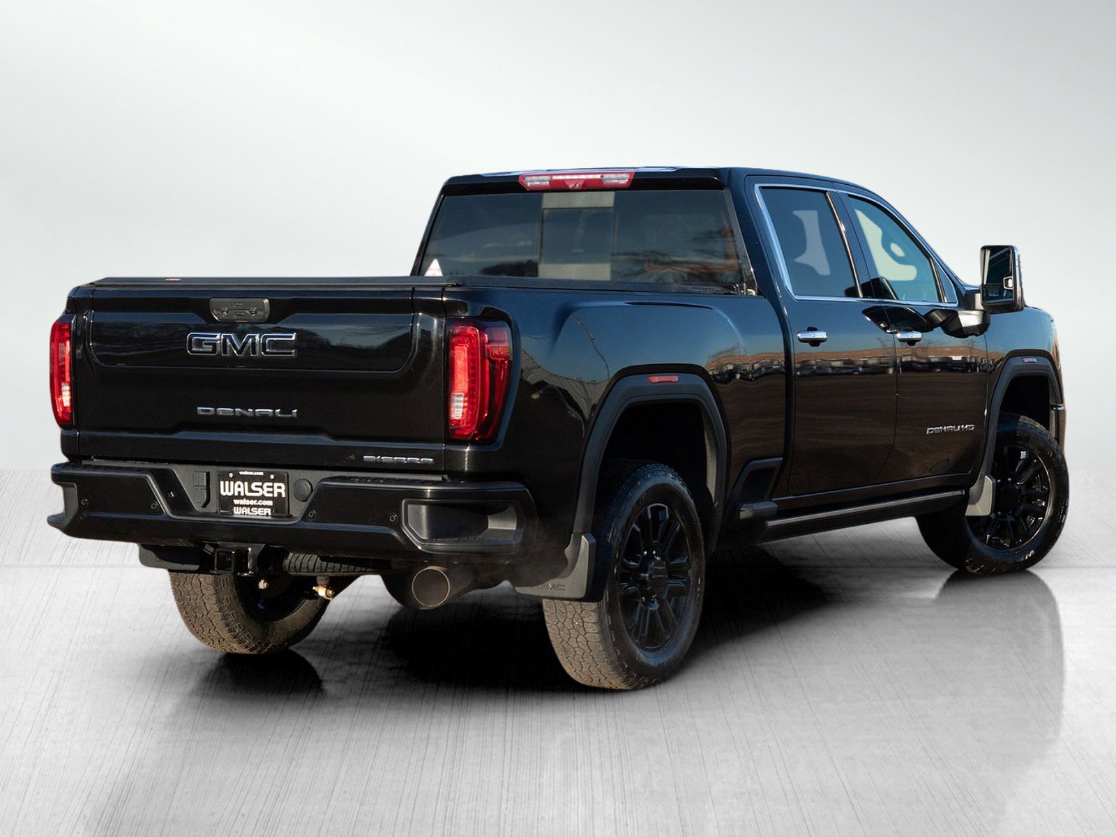 Used 2022 GMC Sierra 3500 Denali w/ Denali Black Diamond Edition image 5