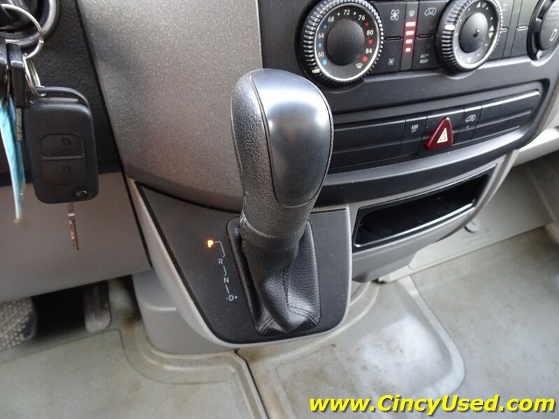 Used 2007 Dodge Sprinter 3500 RWD image 14