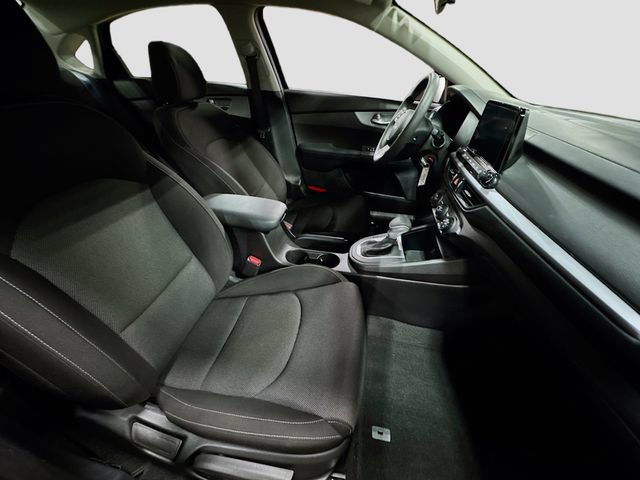 Used 2023 Kia Forte LXS w/ LXS Technology Package FWD image 29