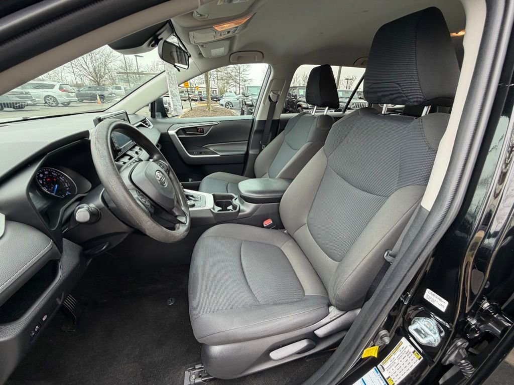 Used 2021 Toyota RAV4 LE image 20