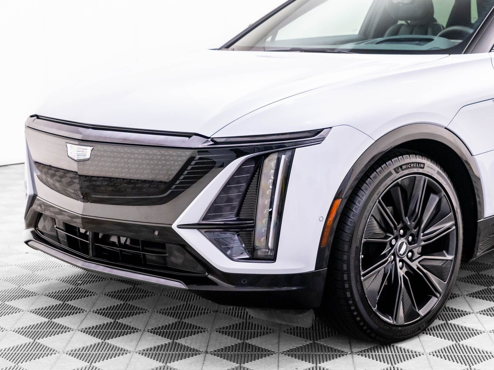 Used 2026 Cadillac Lyriq Signature Sport w/ Nappa Leather Package AWD/4WD image 38