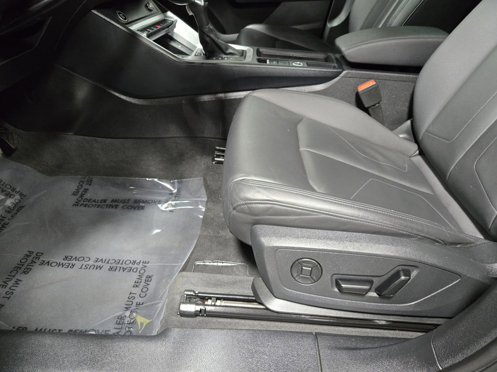 Used 2024 Audi Q3 2.0T Premium image 11